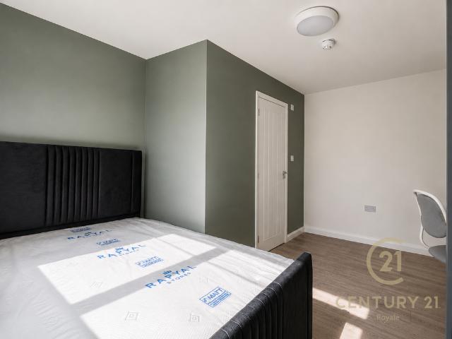 Room for rent in Surbiton, Greater London