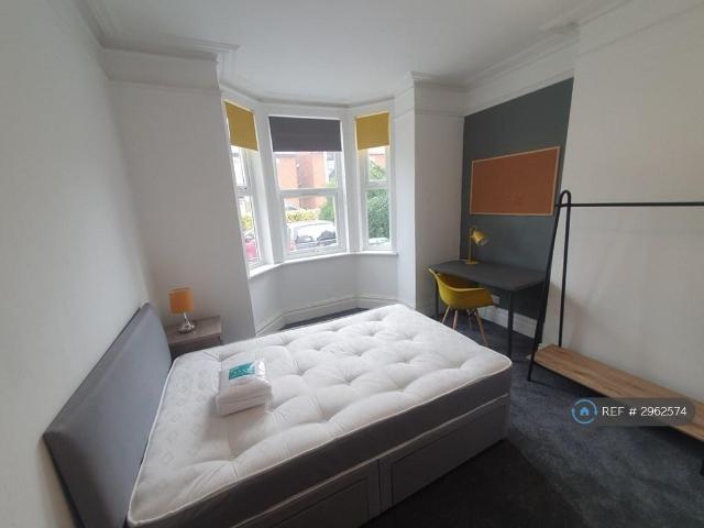 Room for rent in St John's, Worcestershire