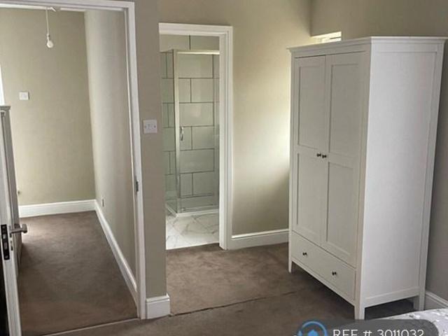 Room for rent in Nork, Red Hill