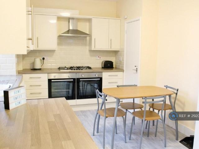 Room for rent in Spring Park, Luton