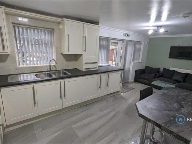 Room for rent in Harborne, West Midlands