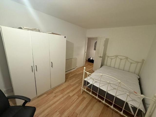 Room for rent in Roehampton, Greater London