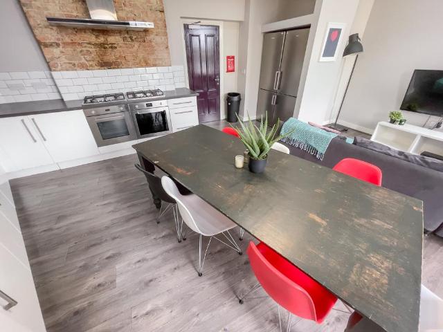 Room for rent in Calderstones