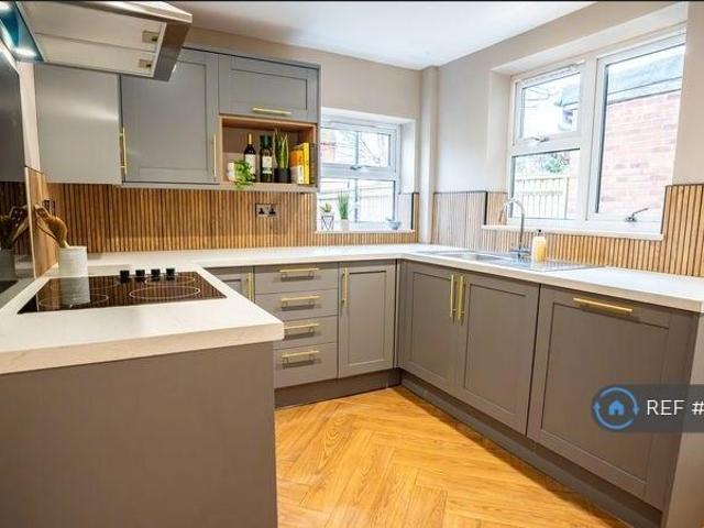 Room for rent in Kings Barton, Gloucester