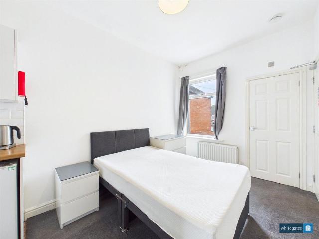 Room for rent in City Centre, Wheatley