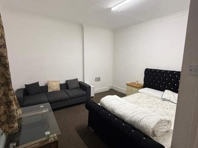 Room for rent in London Borough of Croydon, Norbury