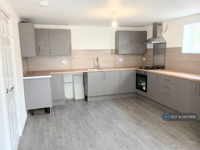 Room for rent in Buckley, Burnedge