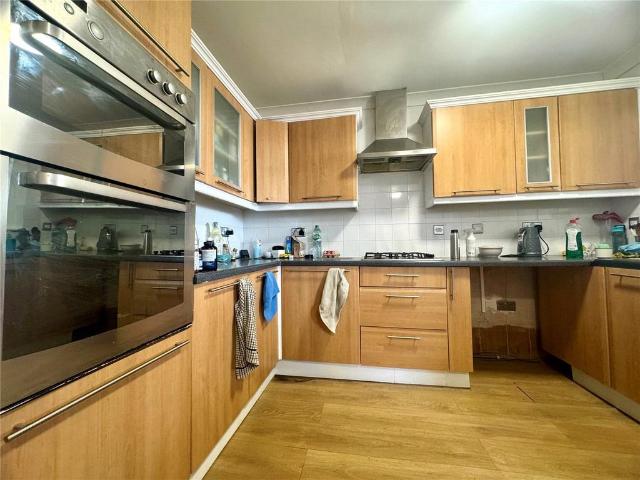 Room for rent in London Borough of Merton, Greater London