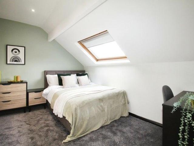 Room for rent in Burley, West Yorkshire