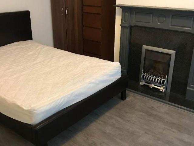 Room for rent in Moses Gate, Lee Bank