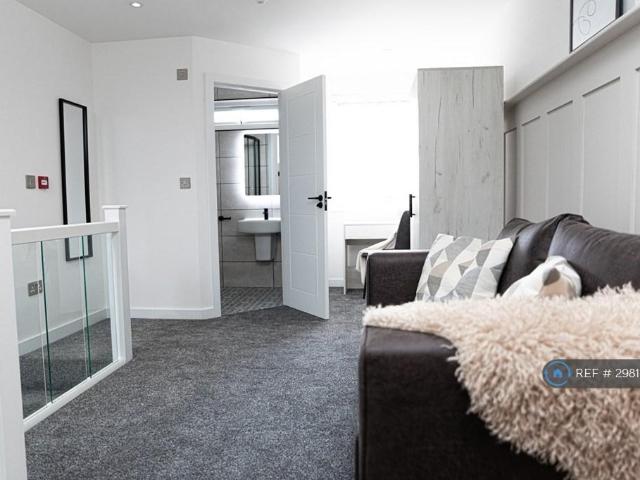 Room for rent in Newton Wood, Greenheys