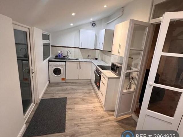 Room for rent in London Borough of Croydon, South Norwood