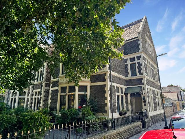 Room for rent in Falcon Lodge, Wales