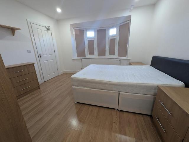 Room for rent in Hayes, Greater London