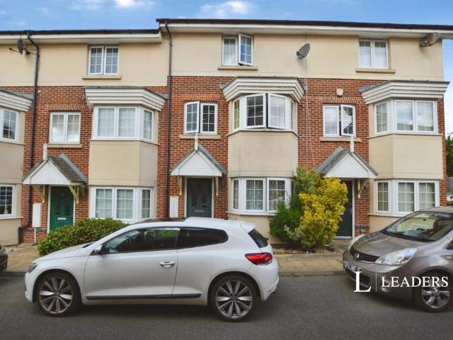 Room for rent in Mile End, Fordham Heath