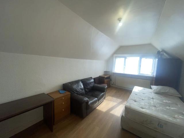 Room for rent in West Midlands