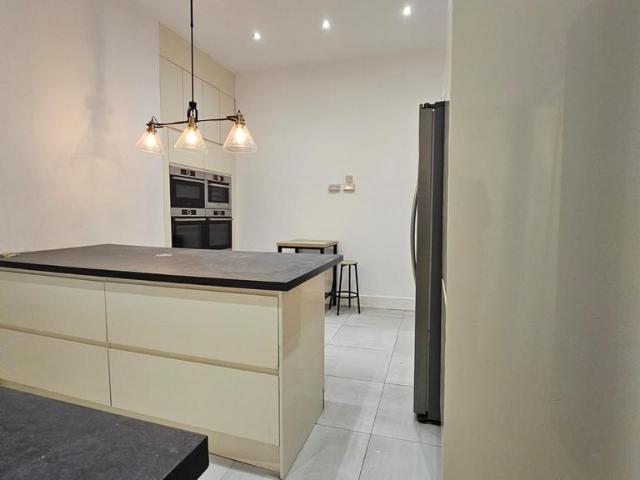 Room for rent in Burnedge, Greater Manchester