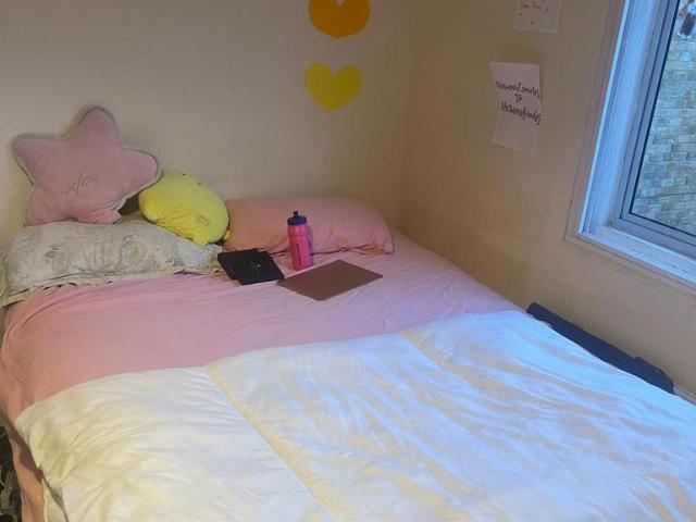 Room for rent in Cowley, Cat Hill