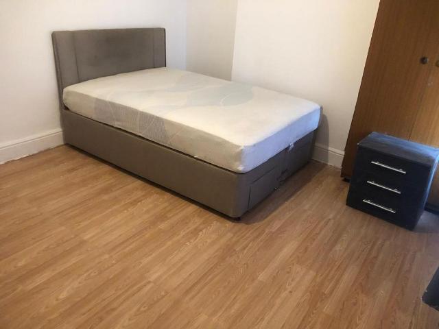 Room for rent in Burslem, Stoke-on-Trent