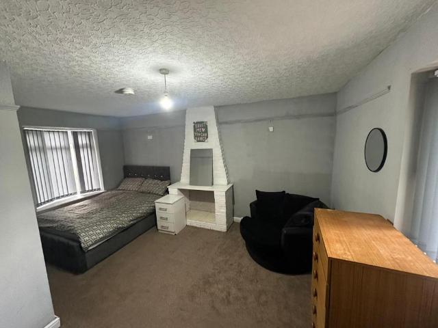 Room for rent in West Midlands