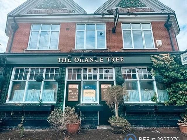 Room for rent in Winchmore Hill, Edmonton