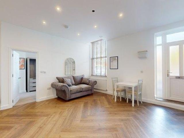 Room for rent in Haddon, East Midlands