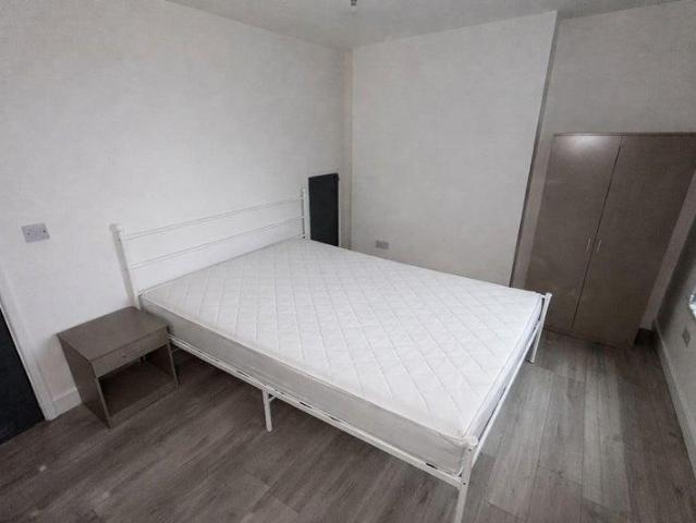 Room for rent in Shaver's End, West Midlands