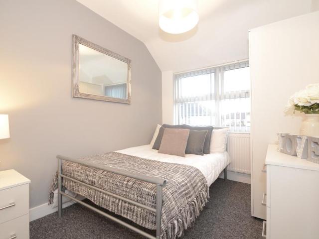 Room for rent in High Field, York