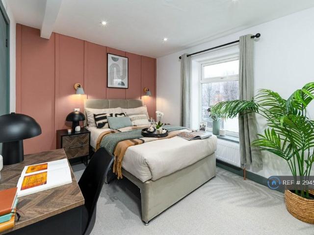 Room for rent in Godley, Greenheys