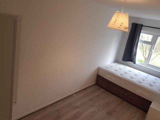 Room for rent in Thamesmead, Greater London