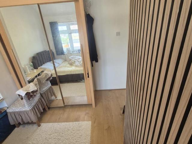 Room for rent in Scrattons Farm, Greater London