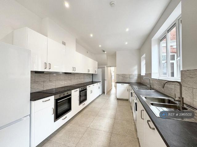 Room for rent in Cheylesmore, West Midlands
