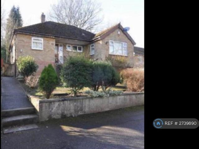 Room for rent in Frizinghall, West Yorkshire