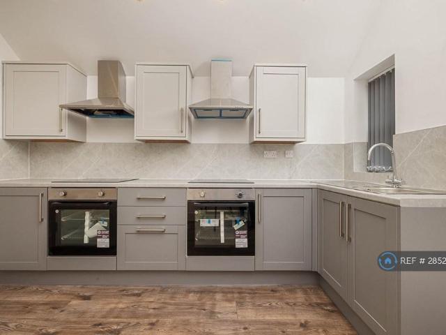 Room for rent in Rossmore, Cheshire