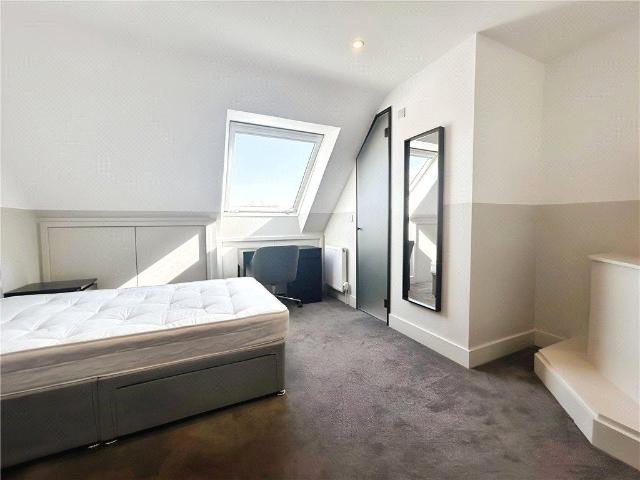 Room for rent in Westborough