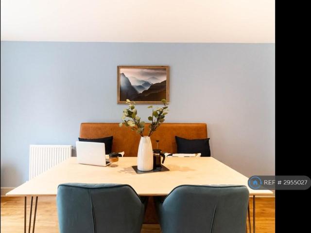 Room for rent in Mile End, Fordham Heath