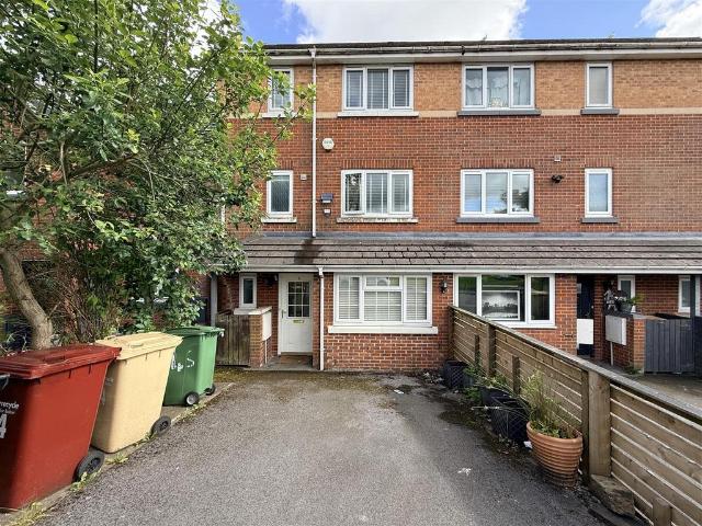 Room for rent in Fernhill Gate, Lee Bank