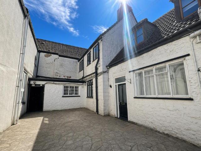 Room for rent in Highworth, Swindon