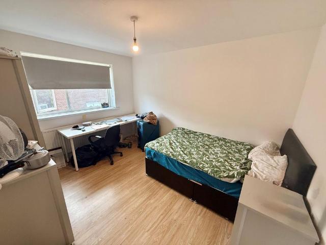 Room for rent in Hulme, Georgia