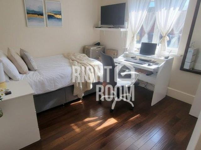 Room for rent in Charminster, Isle Of Man