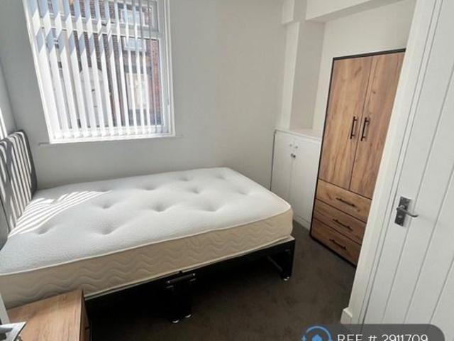 Room for rent in Worsley Brow, St Helens