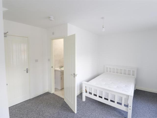 Room for rent in West Midlands