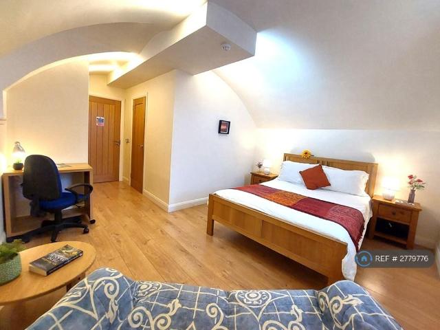 Room for rent in Dumfries, Scotland