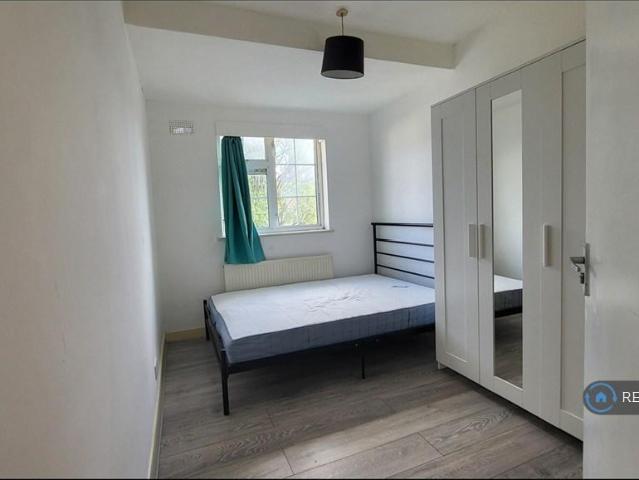 Room for rent in Dollis Hill, Greater London