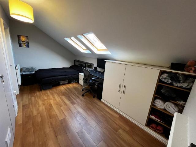 Room for rent in Kirkstall, West Yorkshire