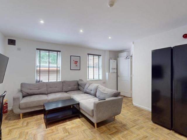 Room for rent in Old Lenton, Haddon