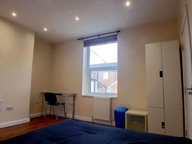 Room for rent in Burslem, Stoke-on-Trent