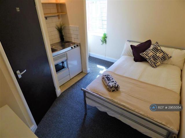 Room for rent in Gravelly Hill, West Midlands