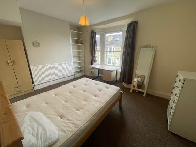 Room for rent in Kensington, Calderstones