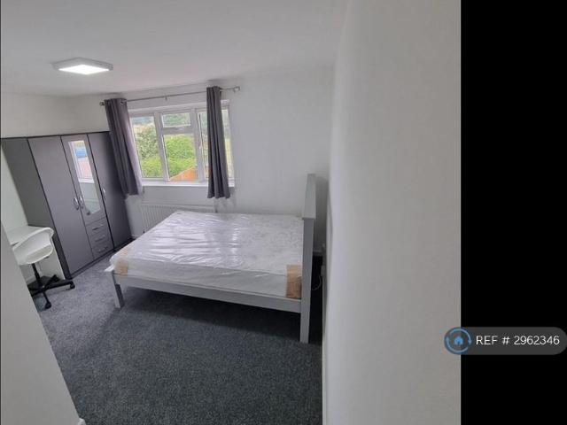 Room for rent in Great Linford, Milton Keynes